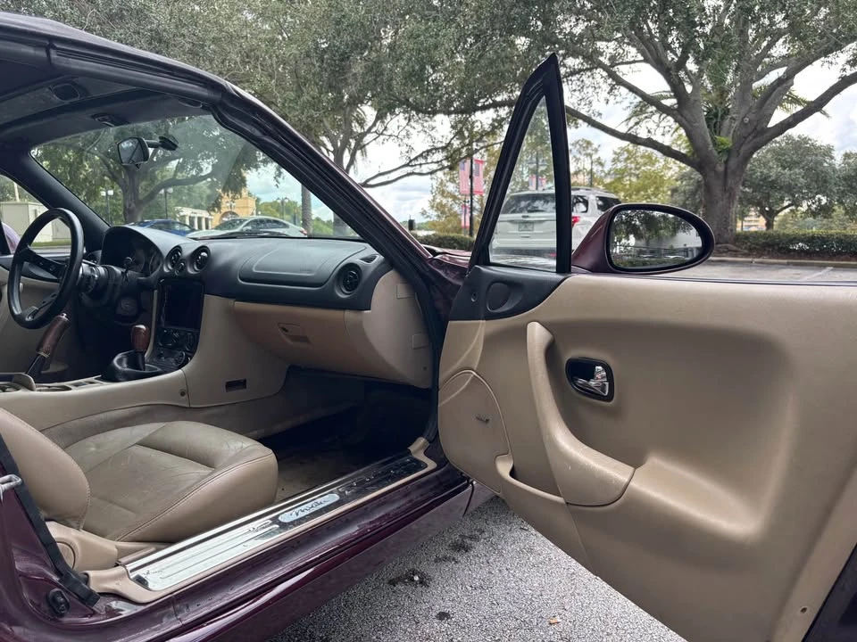 2000 Mazda NB MX-5 Miata - Image 9 of 11