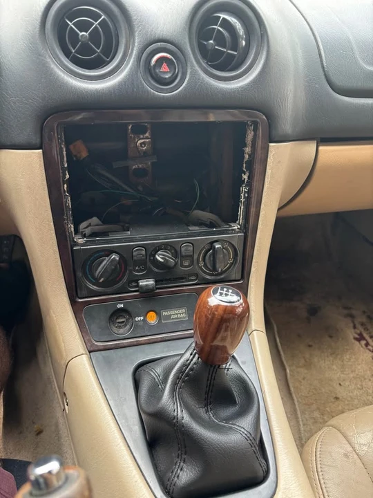 2000 Mazda NB MX-5 Miata - Image 10 of 11