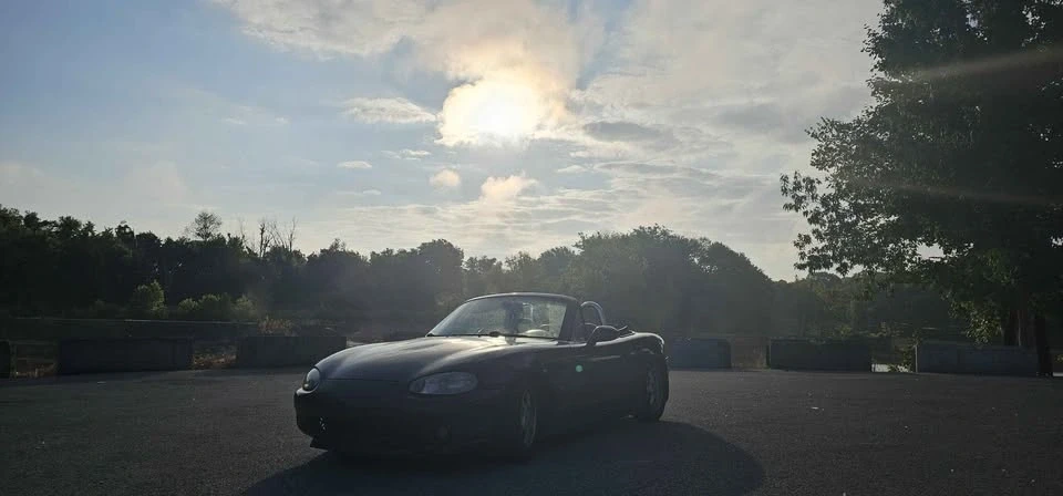 2000 Mazda NB MX-5 Miata - Image 2 of 2