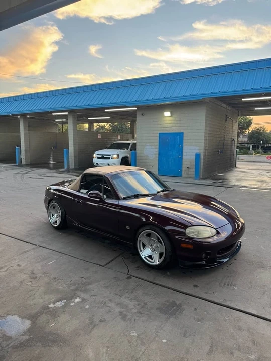 2000 Mazda NB MX-5 Miata - Image 2 of 8