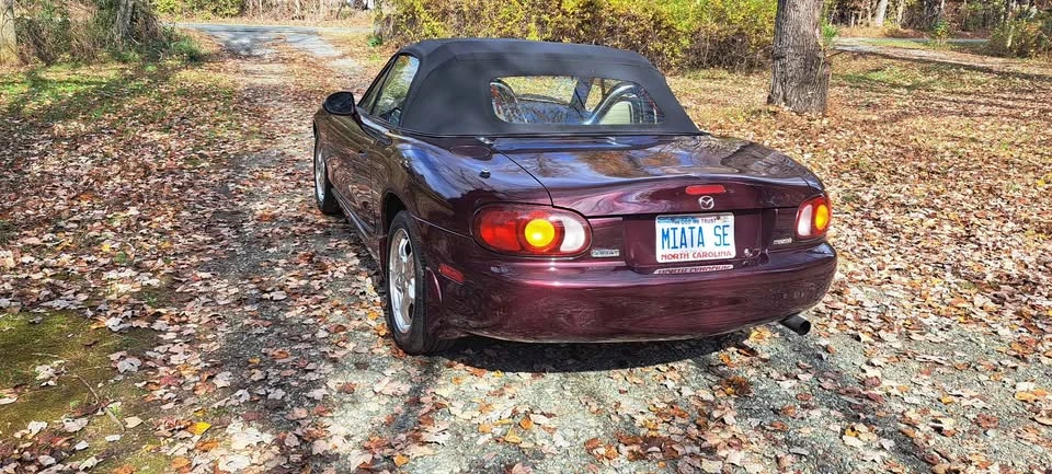 2000 Mazda NB MX-5 Miata - Image 5 of 11