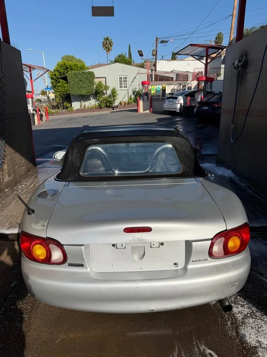 2000 Mazda NB MX-5 Miata - Image 4 of 9