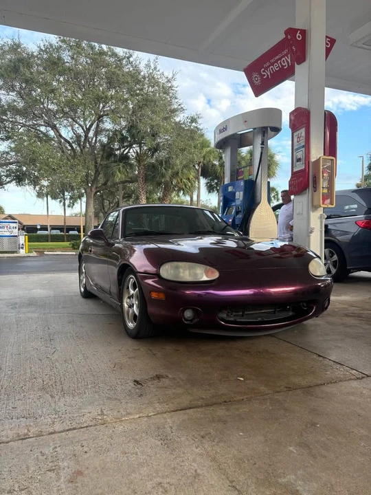 2000 Mazda NB MX-5 Miata - Image 2 of 9
