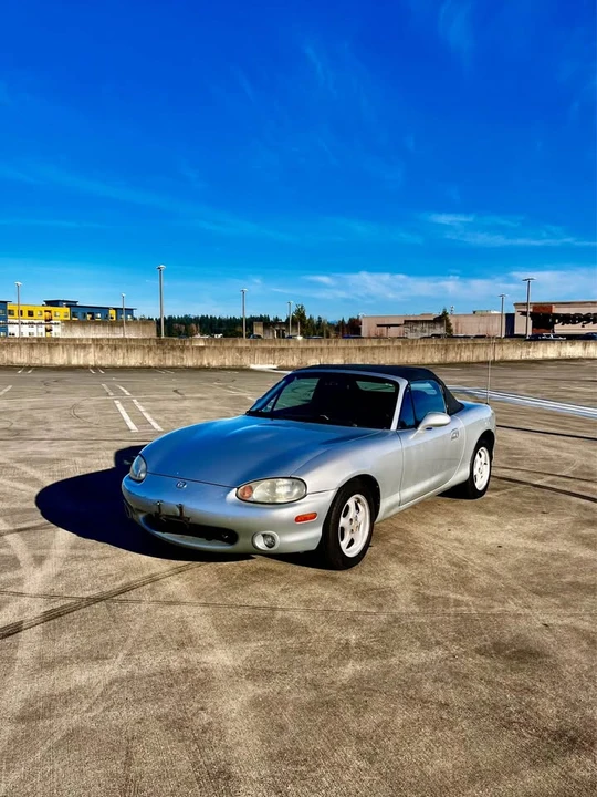2000 Mazda NB MX-5 Miata - Image 2 of 15