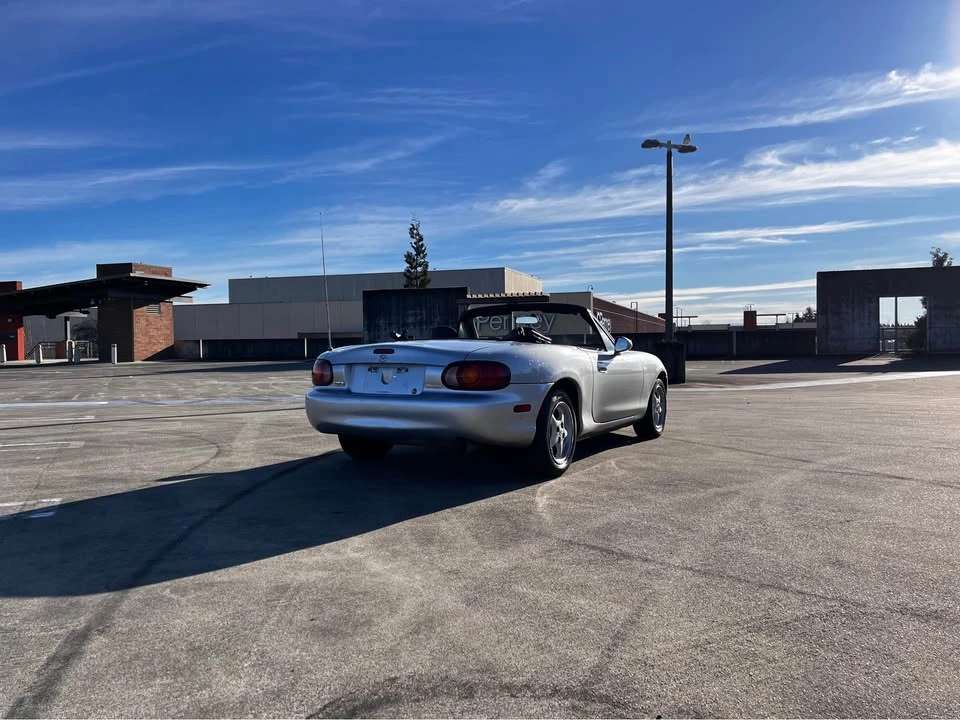 2000 Mazda NB MX-5 Miata - Image 11 of 15