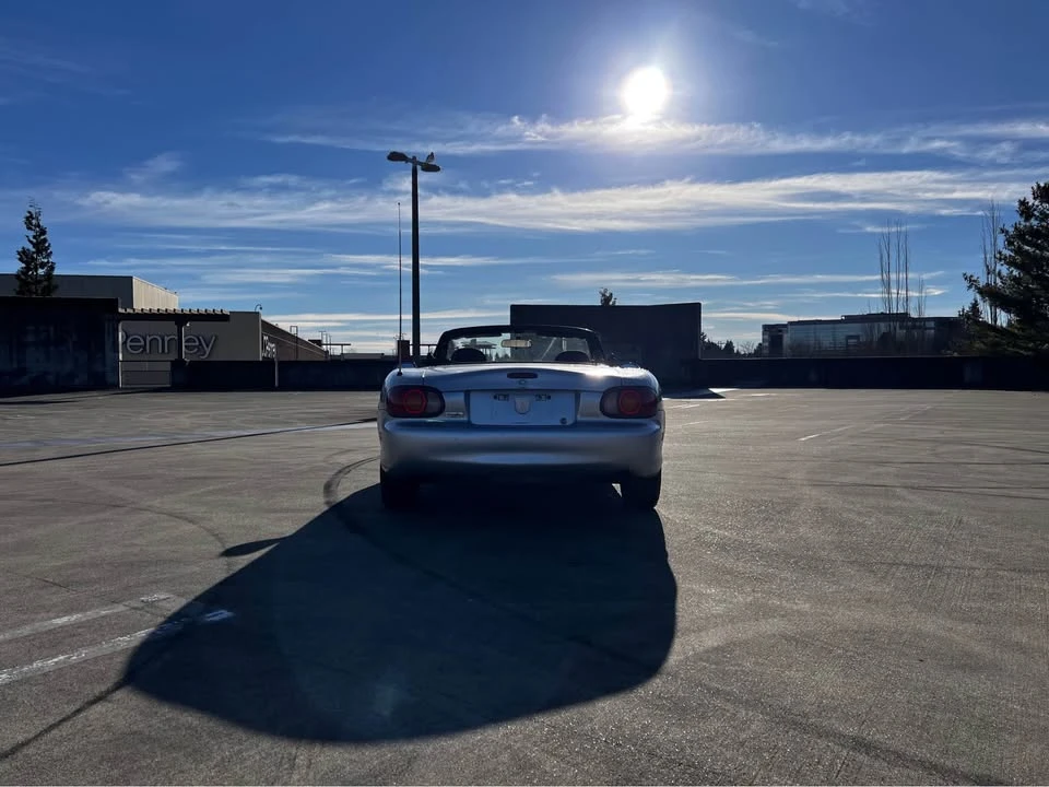2000 Mazda NB MX-5 Miata - Image 10 of 15