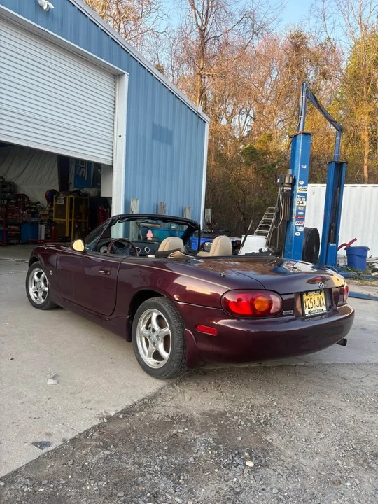 2000 Mazda NB MX-5 Miata - Image 5 of 10