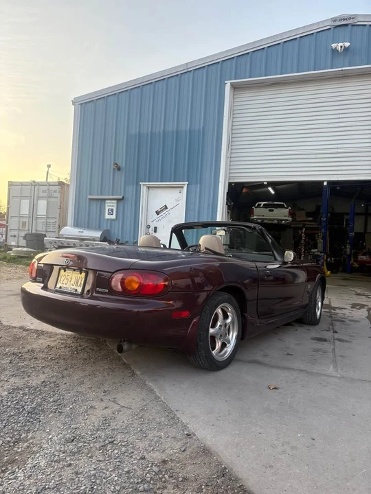 2000 Mazda NB MX-5 Miata - Image 4 of 10