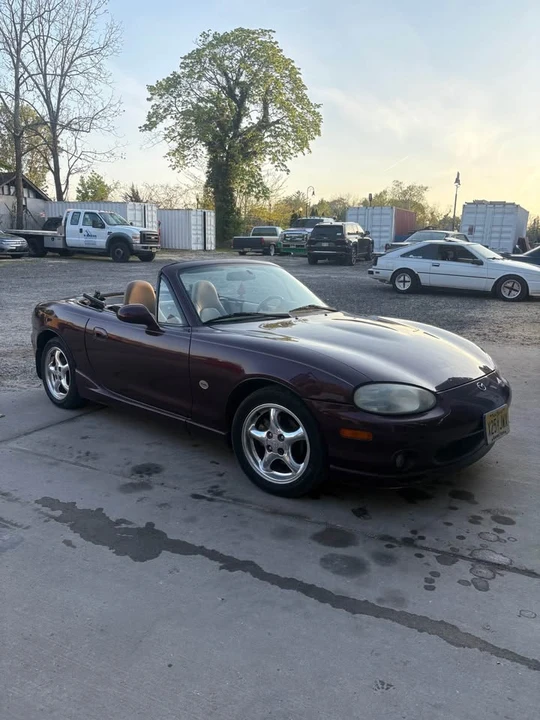 2000 Mazda NB MX-5 Miata - Image 2 of 10
