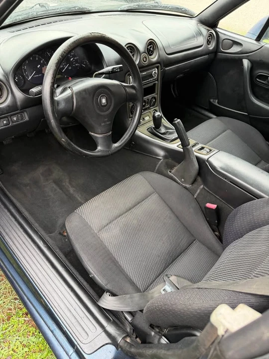 2000 Mazda NB MX-5 Miata - Image 11 of 12