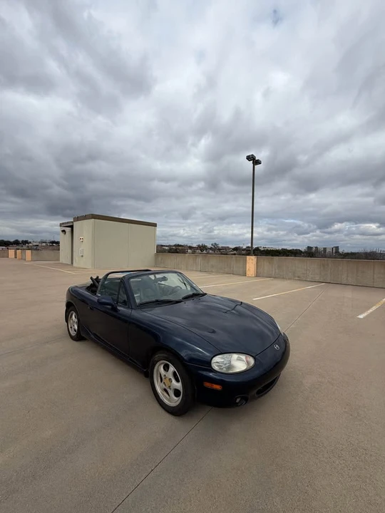 2000 Mazda NB MX-5 Miata - Image 2 of 12