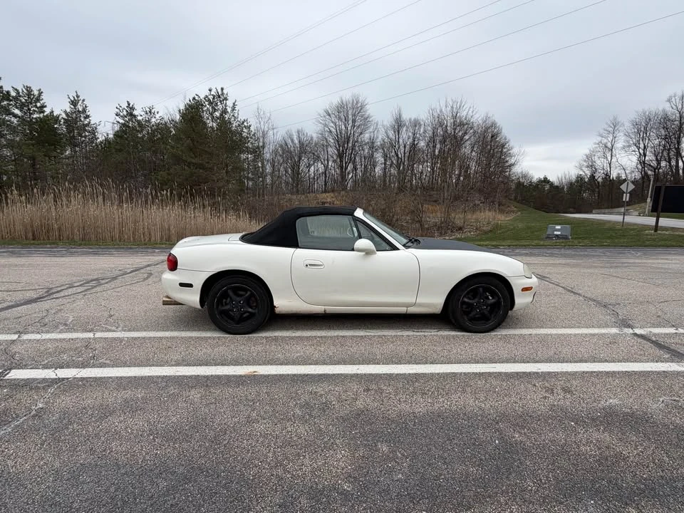 2000 Mazda NB MX-5 Miata - Image 2 of 17