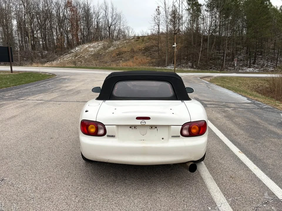 2000 Mazda NB MX-5 Miata - Image 4 of 17