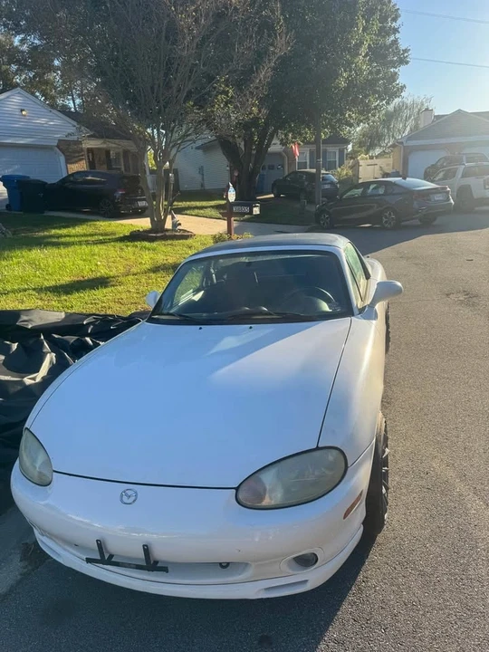 2000 Mazda NB MX-5 Miata - Image 2 of 2