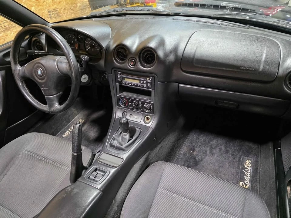 2000 Mazda NB MX-5 Miata - Image 9 of 13