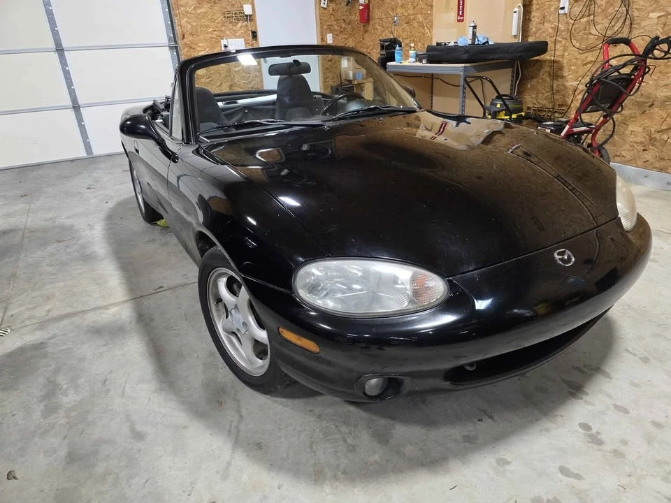 2000 Mazda NB MX-5 Miata - Image 2 of 13