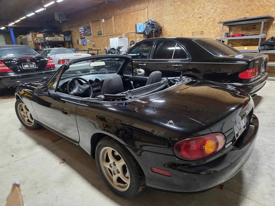 2000 Mazda NB MX-5 Miata - Image 4 of 13