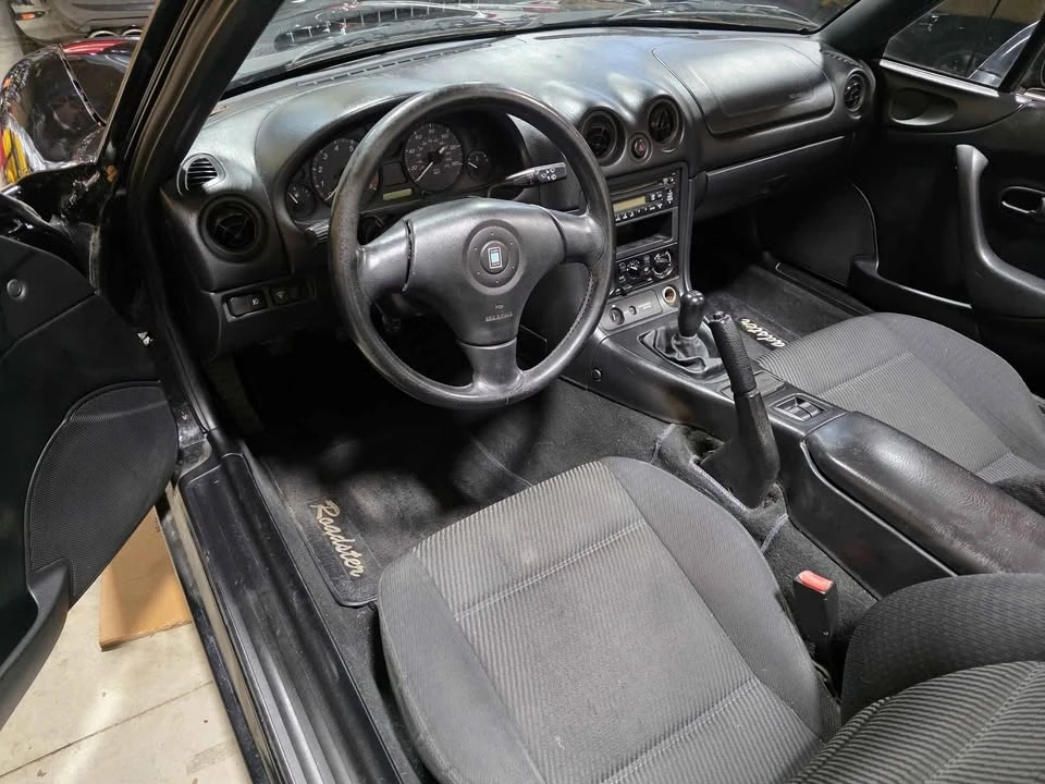 2000 Mazda NB MX-5 Miata - Image 7 of 13