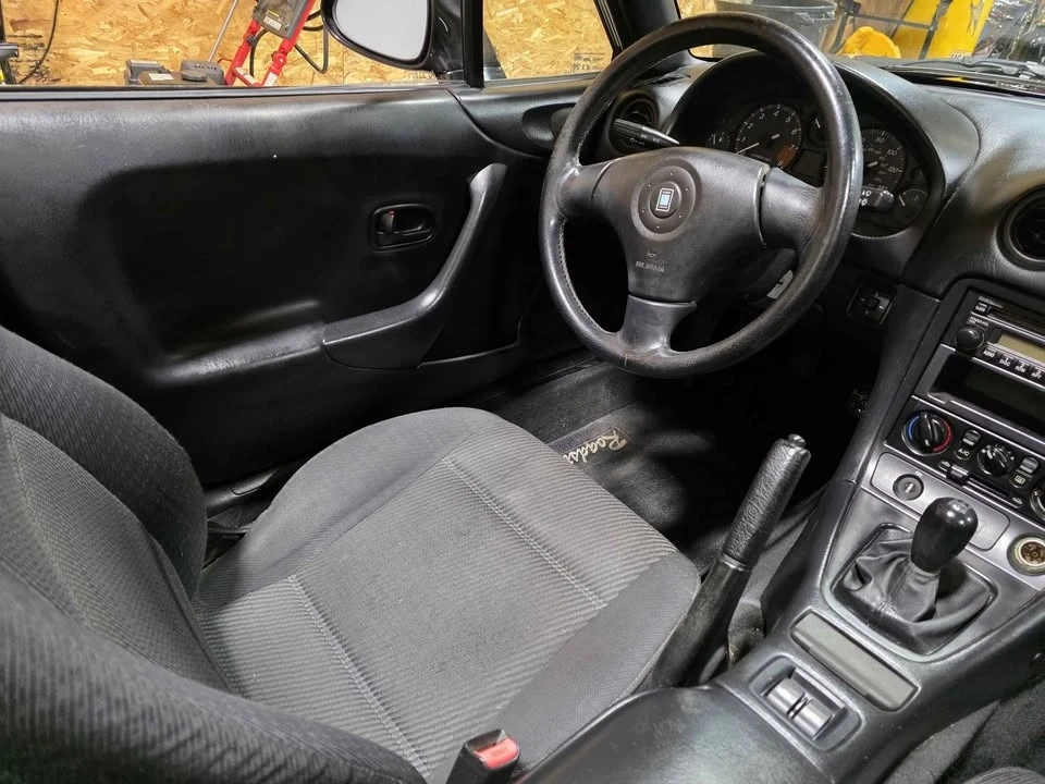 2000 Mazda NB MX-5 Miata - Image 8 of 13