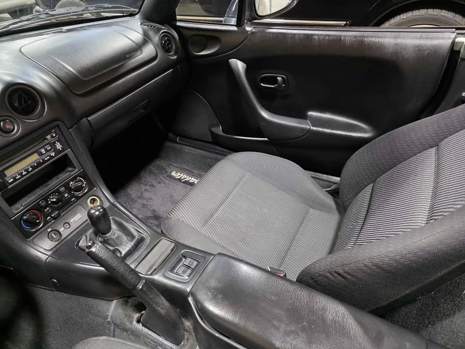 2000 Mazda NB MX-5 Miata - Image 6 of 13