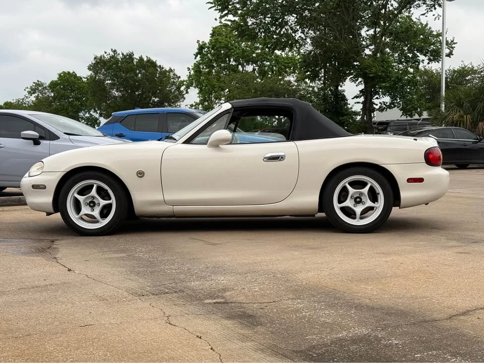 2000 Mazda NB MX-5 Miata - Image 5 of 12