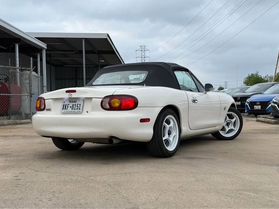 2000 Mazda NB MX-5 Miata - Image 2 of 12