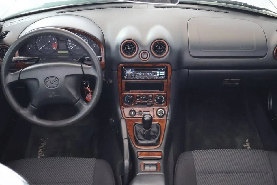 2000 Mazda NB MX-5 Miata - Image 9 of 19