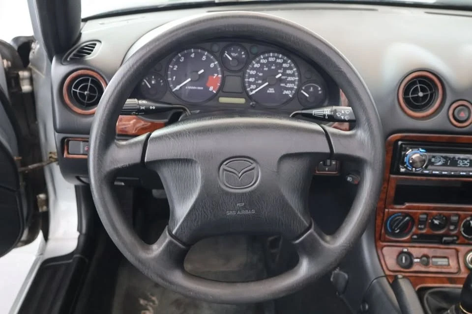 2000 Mazda NB MX-5 Miata - Image 10 of 19