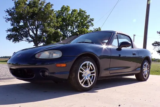 2000 Mazda MX-5 Miata Base
