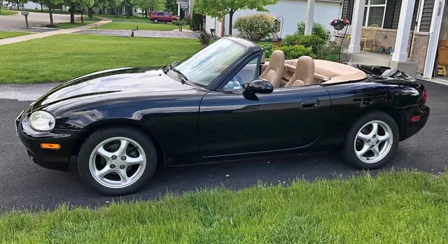 2000 Mazda MX-5 Miata Convertible