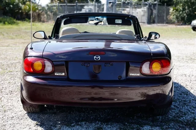 2000 Mazda NB MX-5 Miata - Image 5 of 19