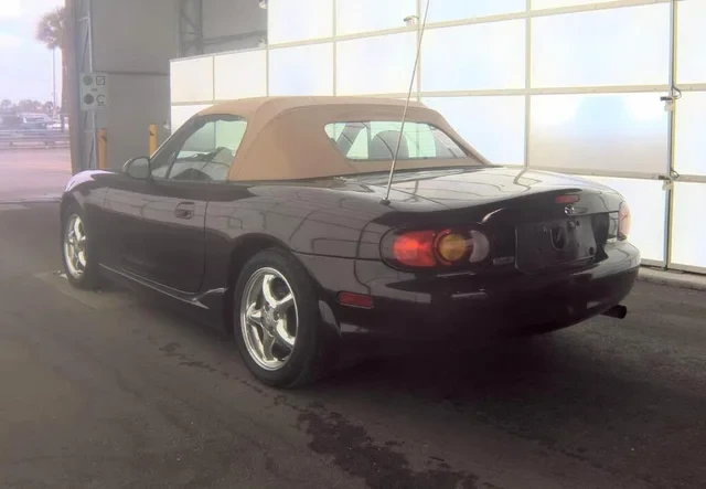 2000 Mazda NB MX-5 Miata - Image 8 of 11