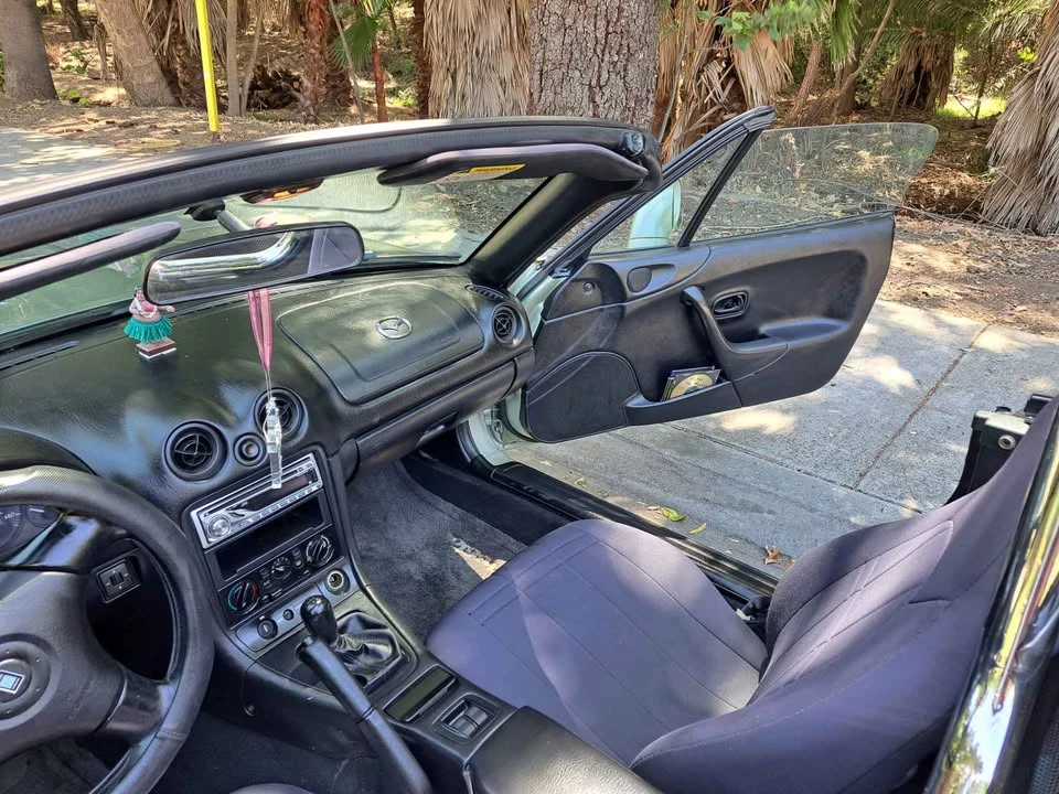 2000 Mazda NB MX-5 Miata - Image 8 of 9