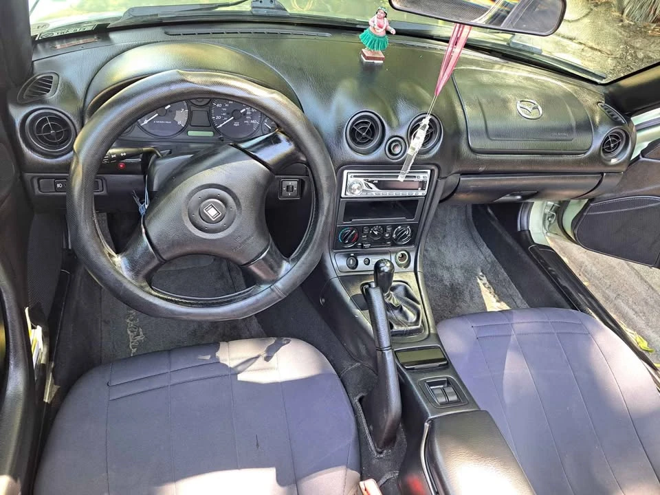 2000 Mazda NB MX-5 Miata - Image 4 of 9