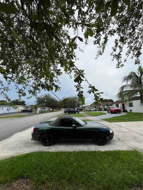 2000 Mazda NB MX-5 Miata - Image 2 of 8