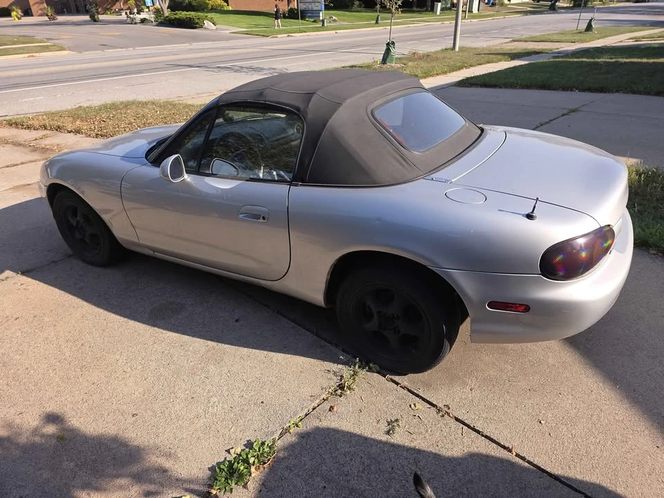 2000 Mazda NB MX-5 Miata - Image 2 of 4