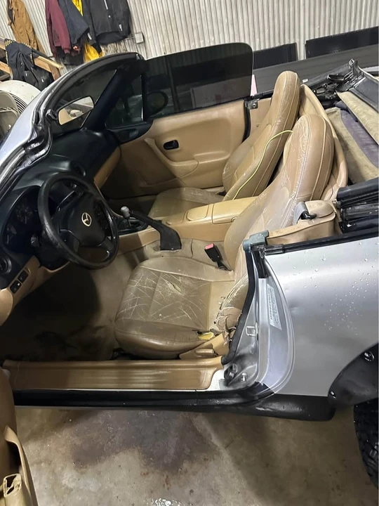 2000 Mazda NB MX-5 Miata - Image 6 of 8
