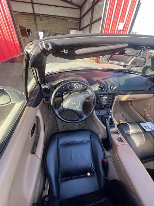 2000 Mazda NB MX-5 Miata - Image 5 of 9
