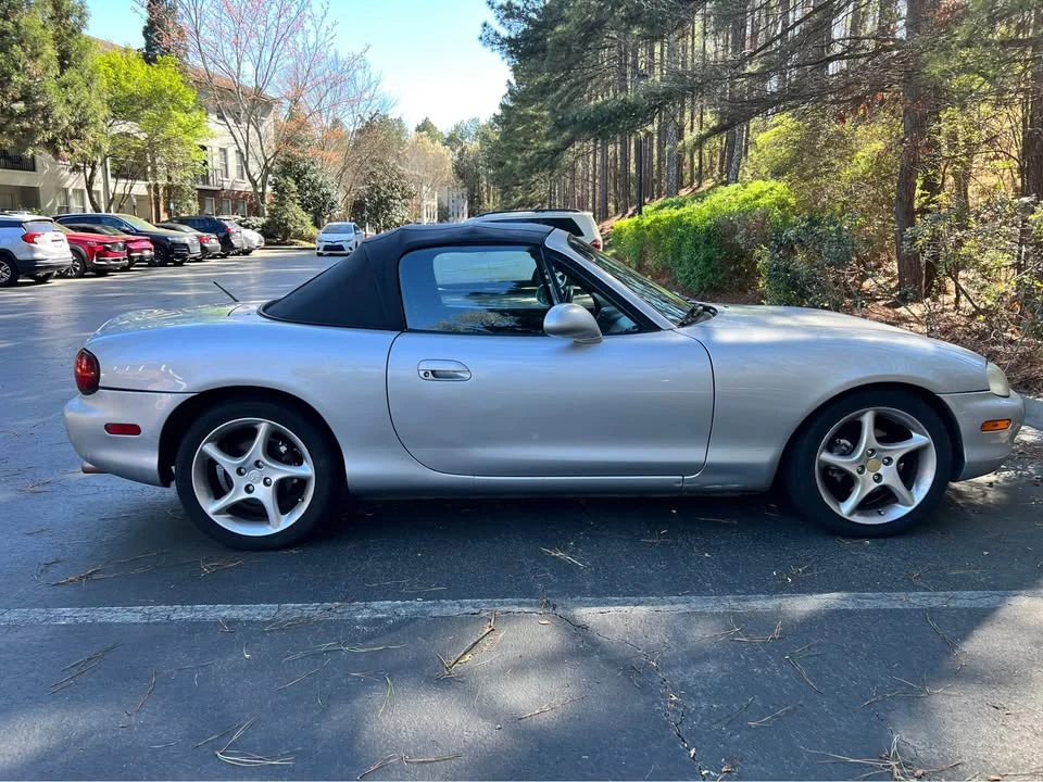 2000 Mazda NB MX-5 Miata - Image 2 of 9