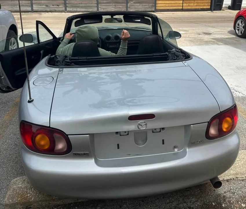 2000 Mazda NB MX-5 Miata - Image 4 of 4