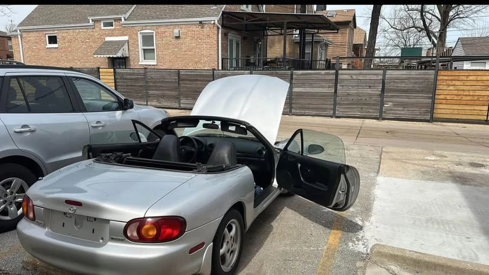 2000 Mazda NB MX-5 Miata - Image 3 of 4