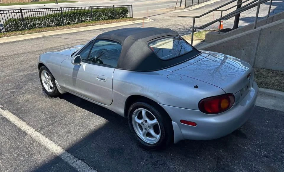 2000 Mazda NB MX-5 Miata - Image 2 of 4