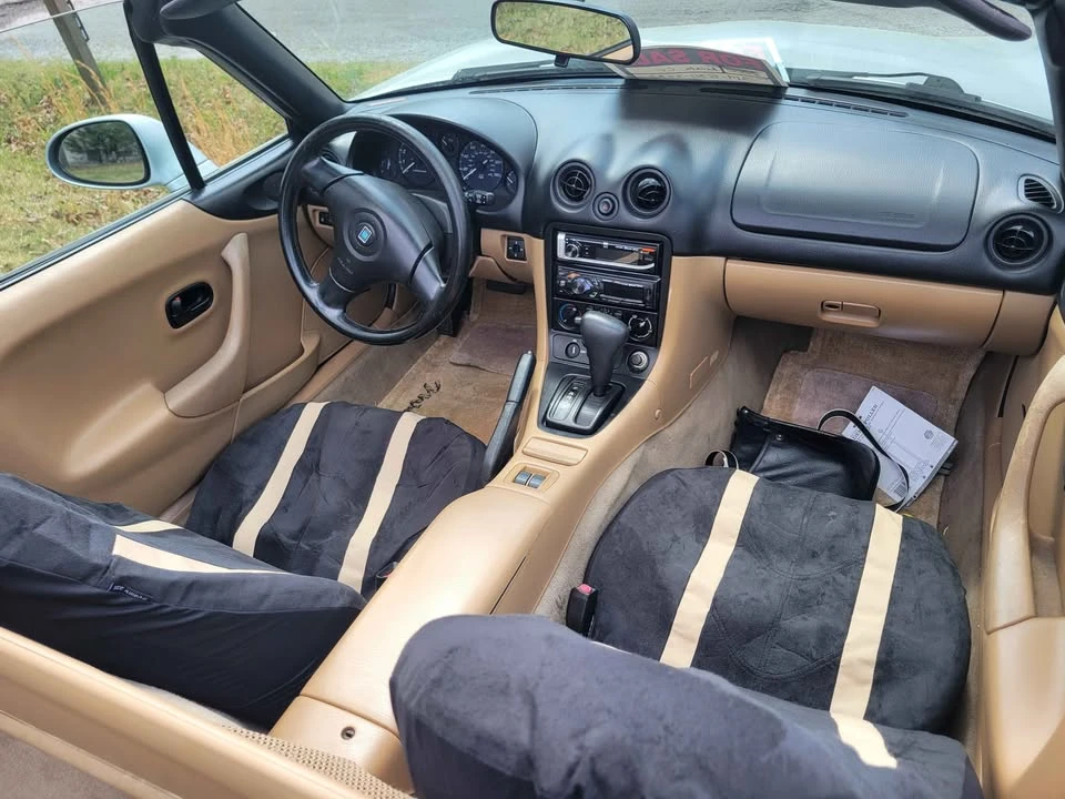2000 Mazda NB MX-5 Miata - Image 6 of 10