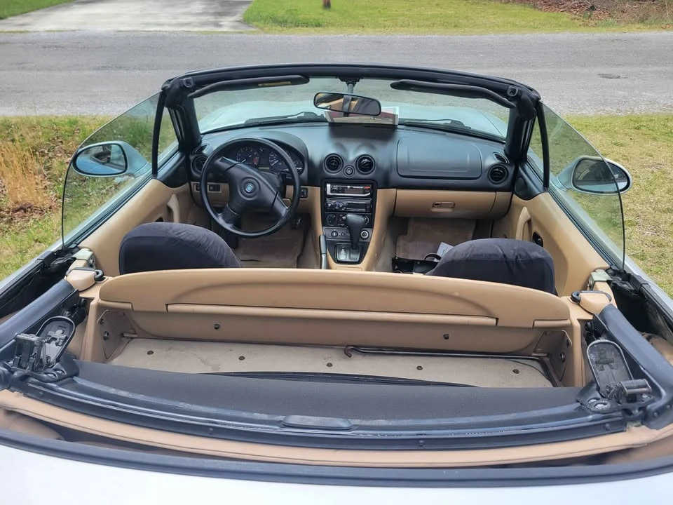 2000 Mazda NB MX-5 Miata - Image 5 of 10
