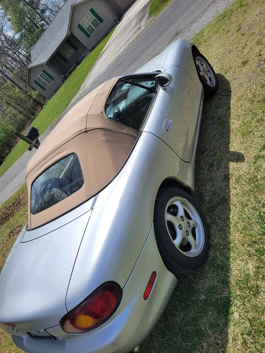 2000 Mazda NB MX-5 Miata - Image 9 of 10