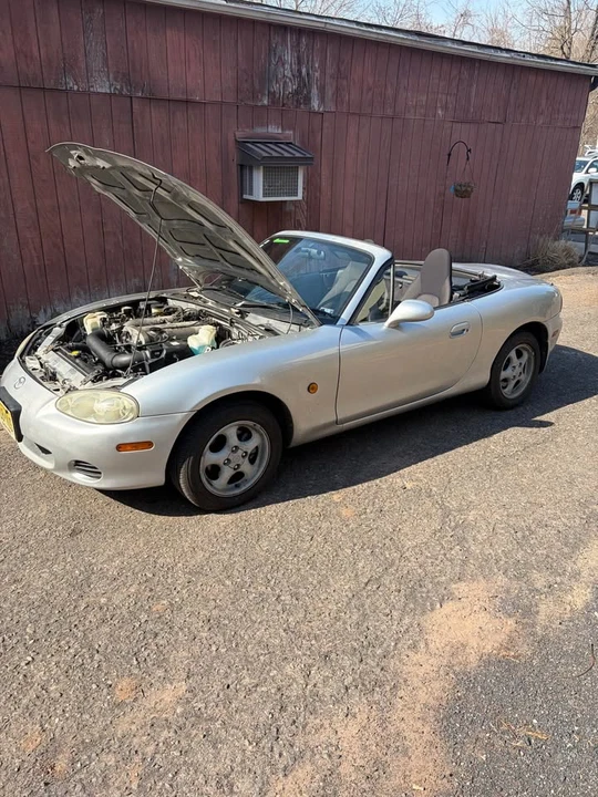 2000 Mazda NB MX-5 Miata - Image 5 of 8