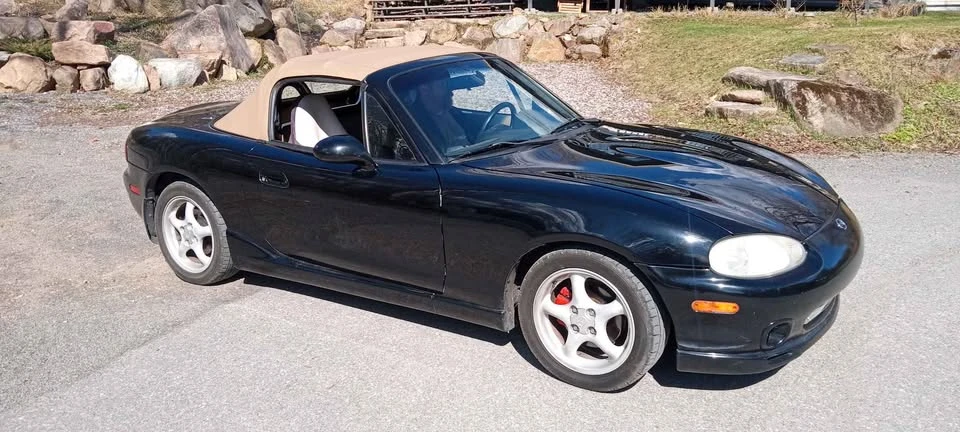 2000 Mazda NB MX-5 Miata - Image 2 of 10