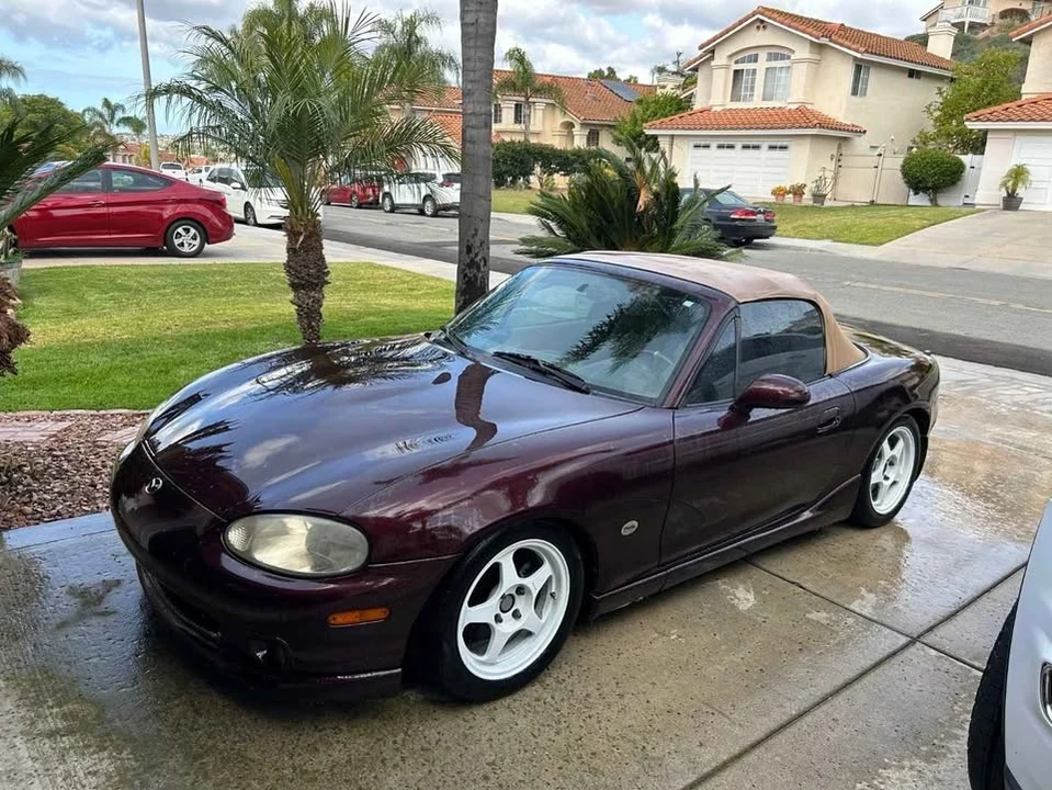 2000 Mazda NB MX-5 Miata - Image 2 of 3