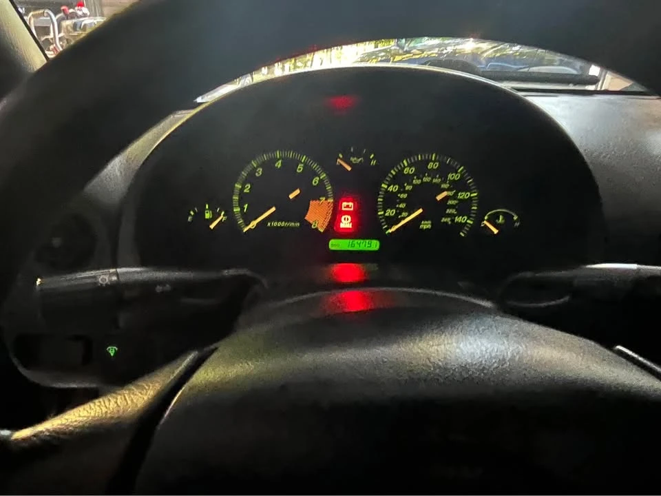 2000 Mazda NB MX-5 Miata - Image 4 of 11