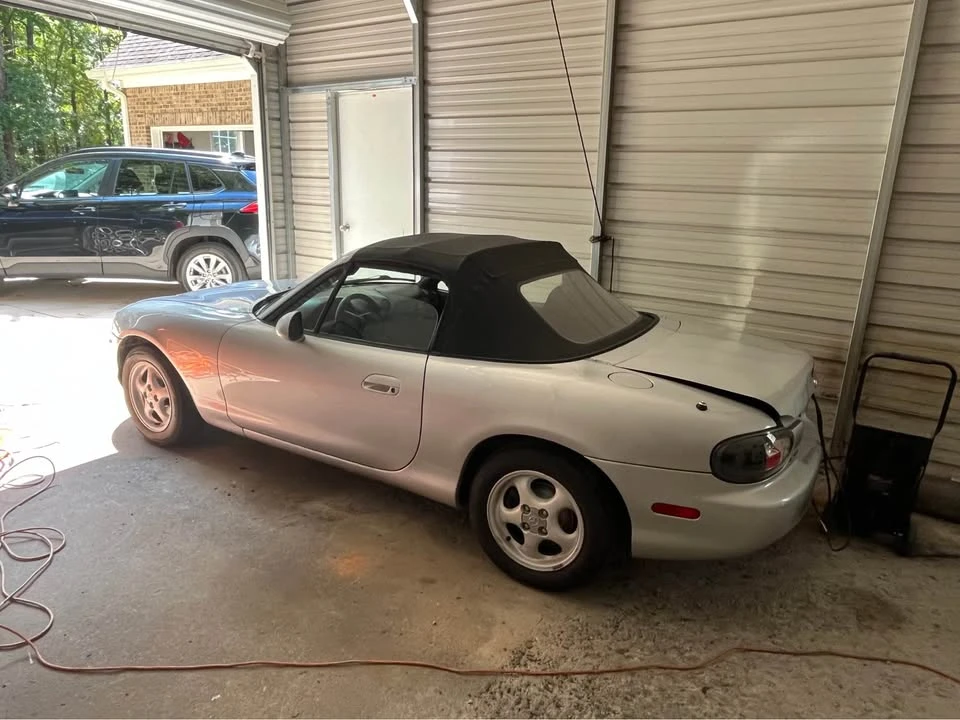 2000 Mazda NB MX-5 Miata - Image 5 of 11